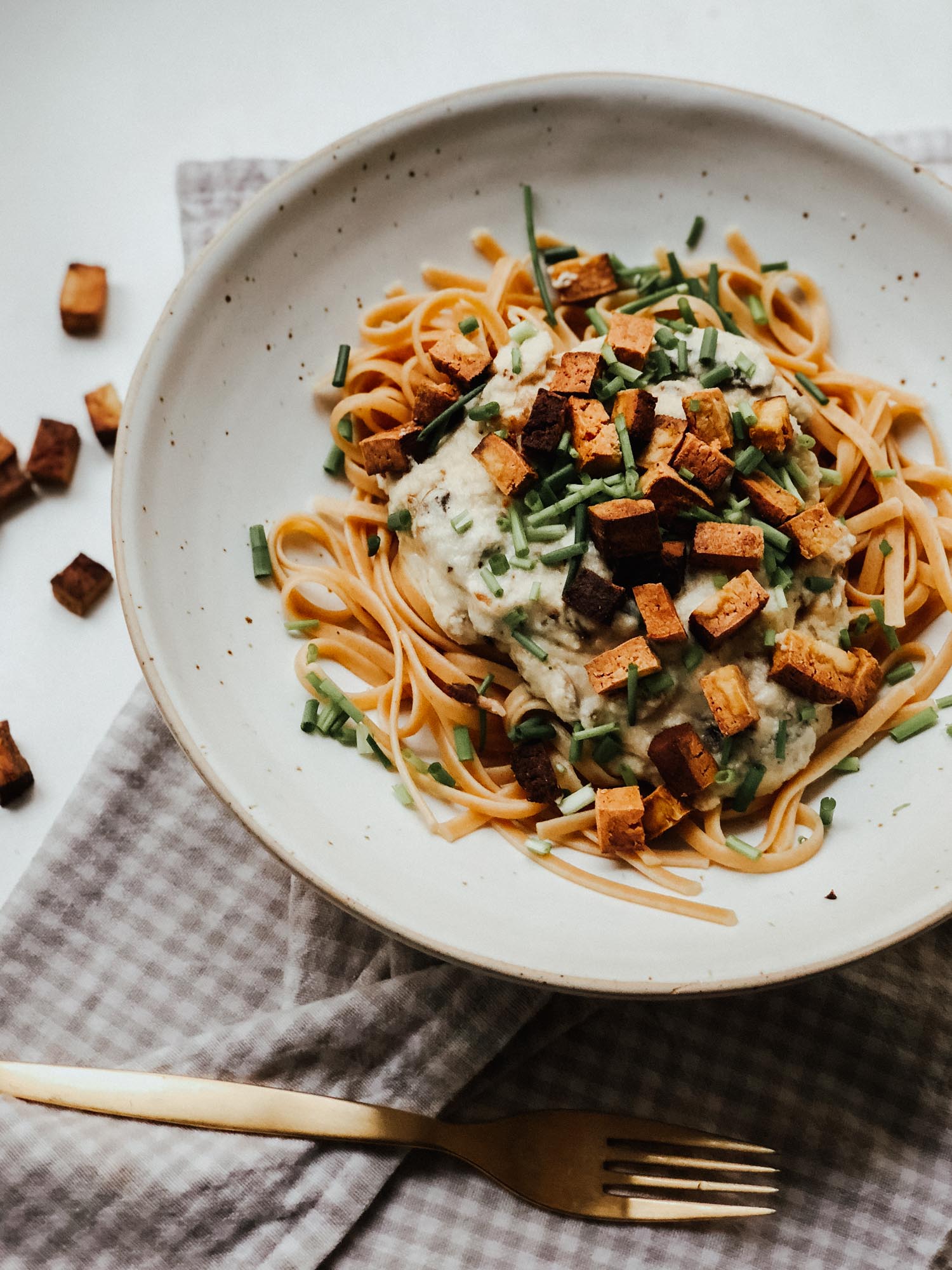 Vegane Carbonara aus Cashews <br> Gnocci & Pasta Edition